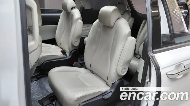 Kia Carnival 2022 thumb 12