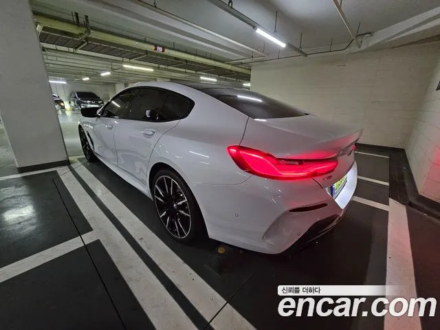 BMW 8-Series 2025 thumb 2