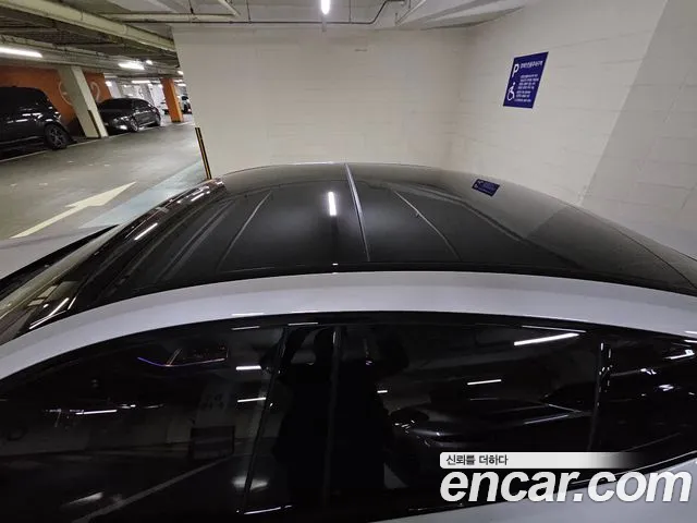 BMW 8-Series 2025 thumb 11
