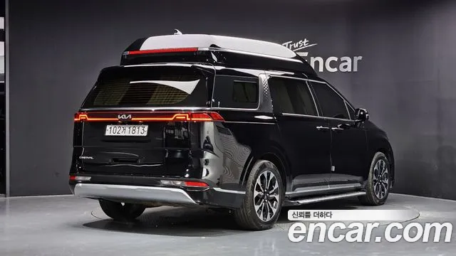 Kia Carnival 2021 thumb 2