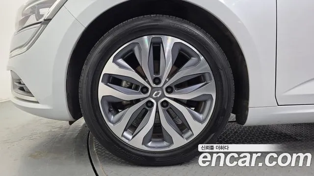 Renault-KoreaSamsung Megane 2017 thumb 5