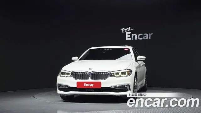BMW 5-Series 2018 thumb 3