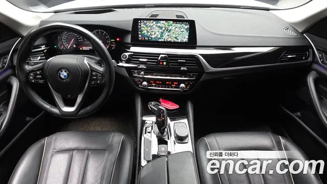BMW 5-Series 2018 thumb 7