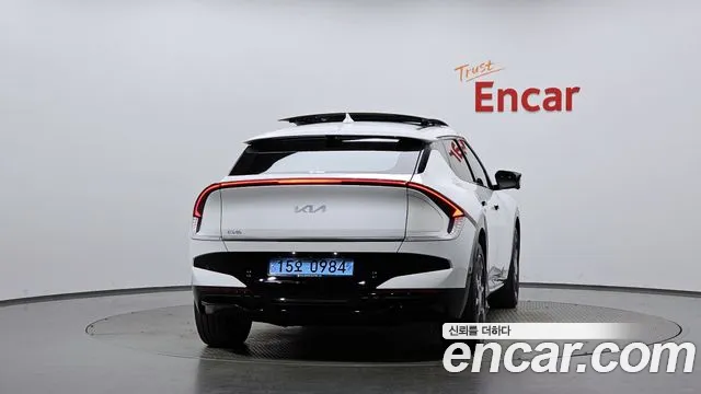Kia EV6 2024 thumb 3