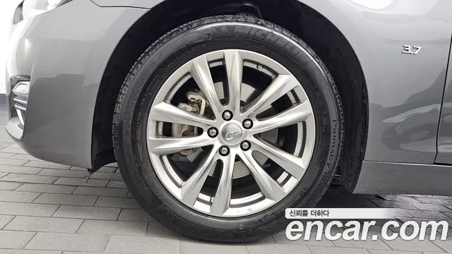 Infiniti Q70 2015 thumb 5