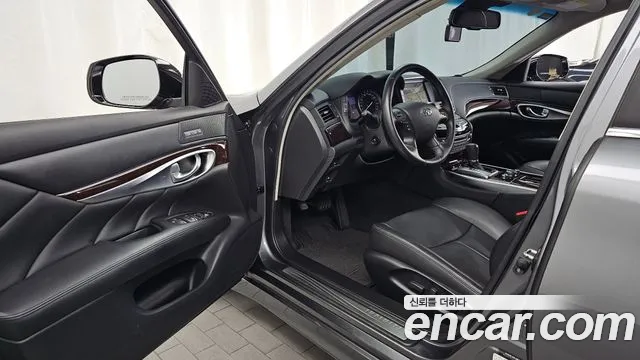 Infiniti Q70 2015 thumb 10