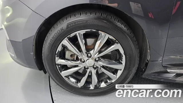 Kia Carnival 2018 thumb 5