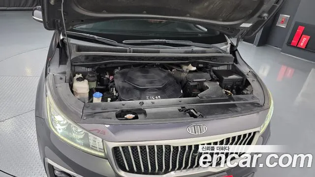 Kia Carnival 2018 thumb 6