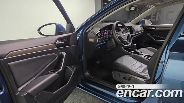 Volkswagen Jetta 2021 thumb 10