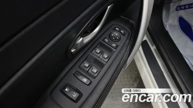 Renault-KoreaSamsung SM5 2015 thumb 12