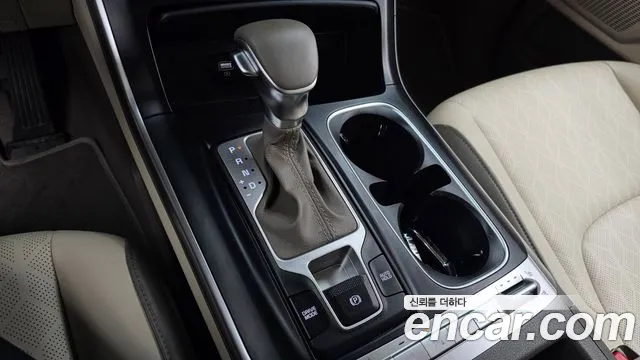 Kia Carnival 2021 thumb 9
