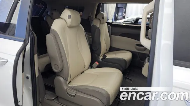 Kia Carnival 2021 thumb 12