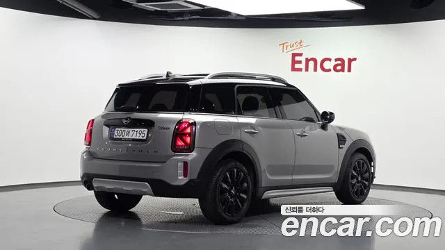MINI Countryman 2023 thumb 2