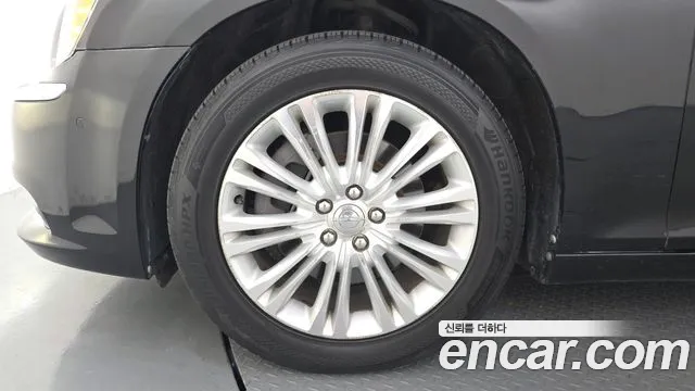 Chrysler 300C 2013 thumb 5