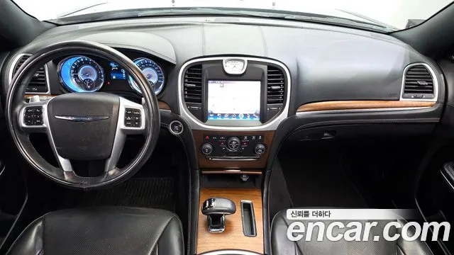 Chrysler 300C 2013 thumb 7