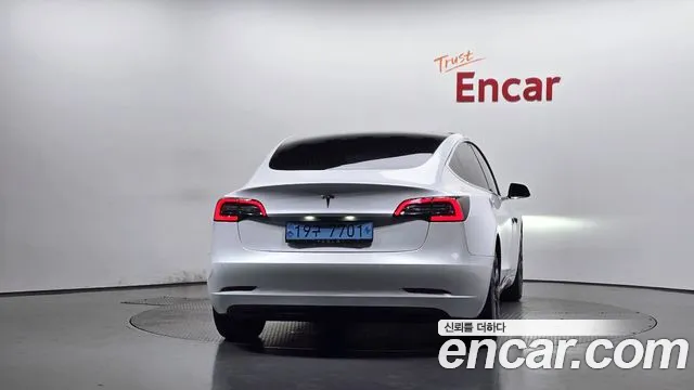 Tesla Model 3 2020 thumb 3