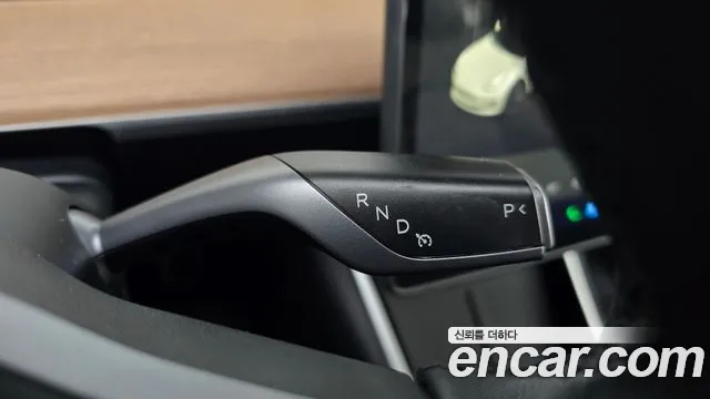 Tesla Model 3 2020 thumb 8