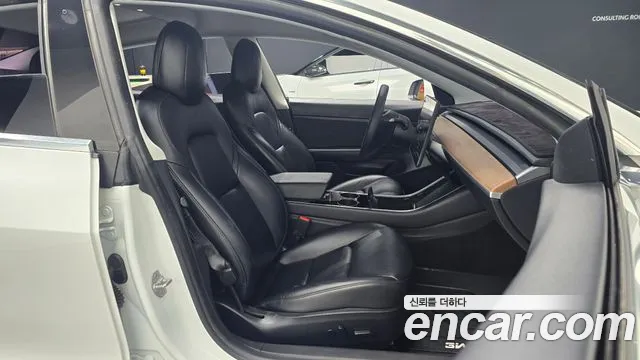Tesla Model 3 2020 thumb 9