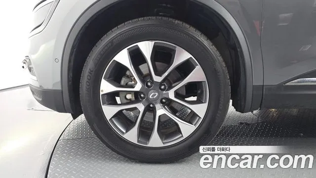 Renault-KoreaSamsung Koleos 2017 thumb 5