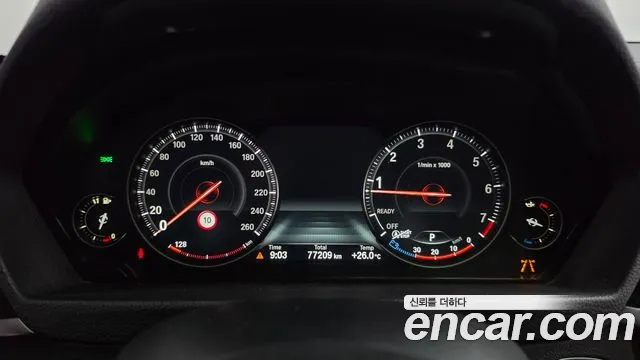 BMW 3-Series 2018 thumb 8