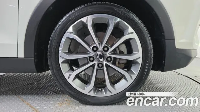 KG_Mobility_Ssangyong TIBOLI 2017 thumb 5