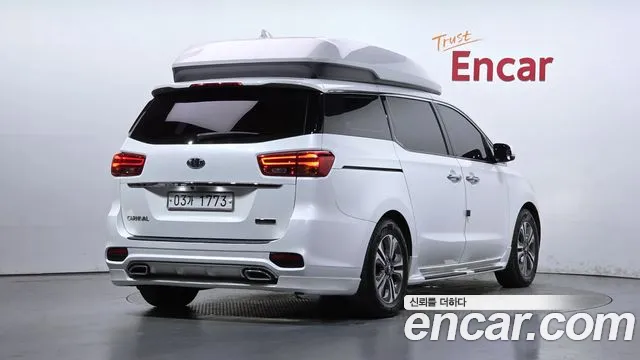Kia Carnival 2019 thumb 2