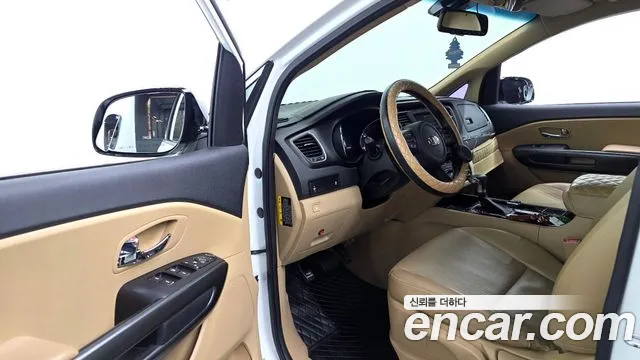 Kia Carnival 2019 thumb 10