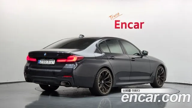 BMW 5-Series 2020 thumb 2