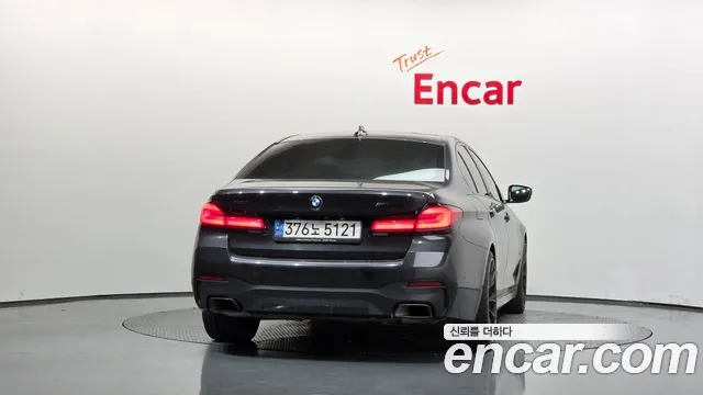 BMW 5-Series 2020 thumb 4