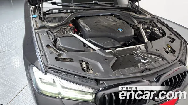 BMW 5-Series 2020 thumb 6