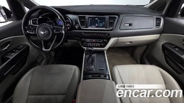 Kia Carnival 2016 thumb 7
