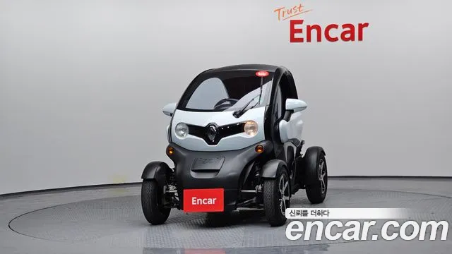 Renault-KoreaSamsung Twizy 2017 thumb 3