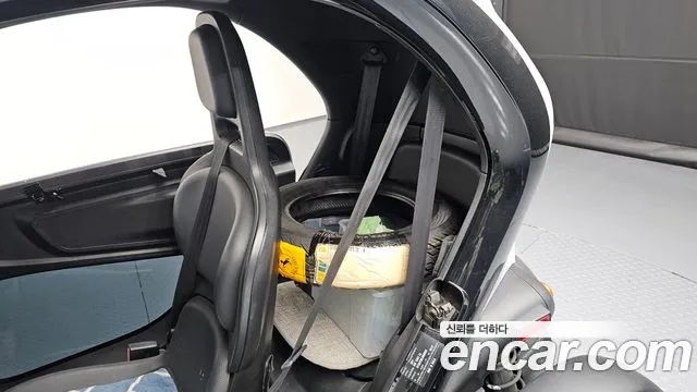 Renault-KoreaSamsung Twizy 2017 thumb 10