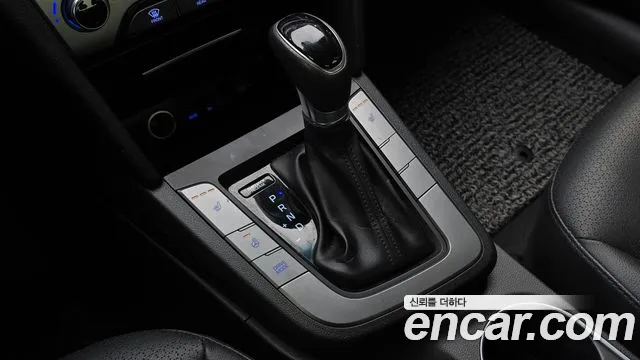 Hyundai Avante 2016 thumb 9