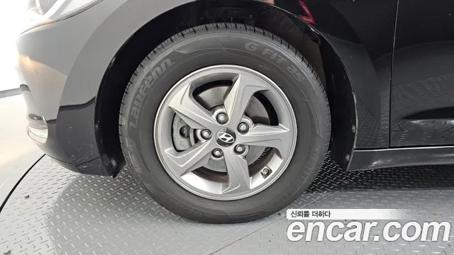 Hyundai Avante 2016 thumb 4