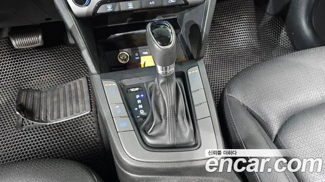Hyundai Avante 2016 thumb 8