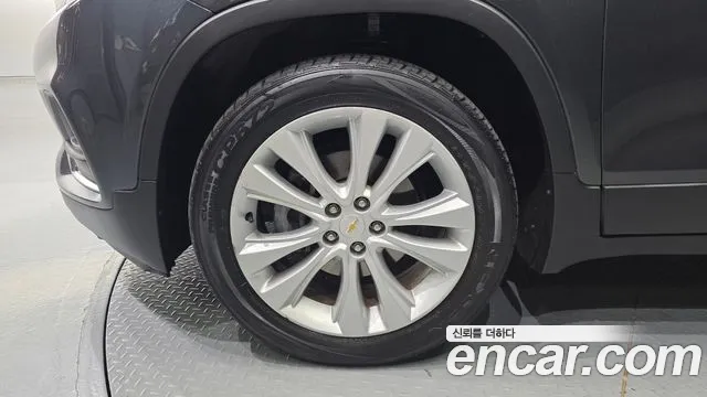 ChevroletGMDaewoo Tracker 2017 thumb 5