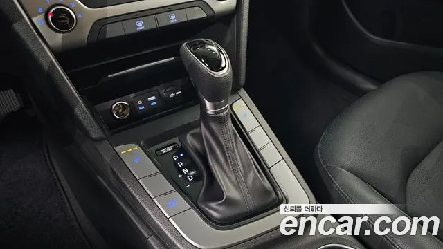 Hyundai Avante 2017 thumb 9
