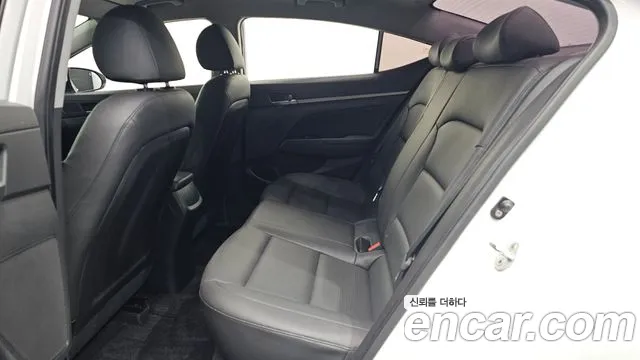 Hyundai Avante 2017 thumb 11