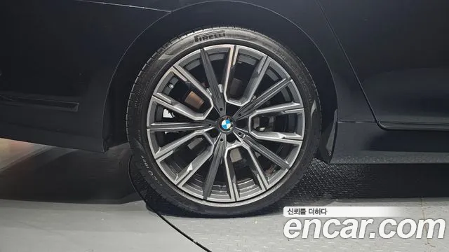 BMW 7-Series 2022 thumb 5