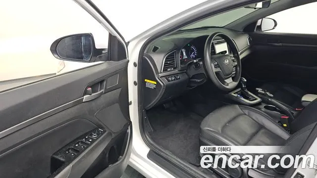 Hyundai Avante 2017 thumb 10