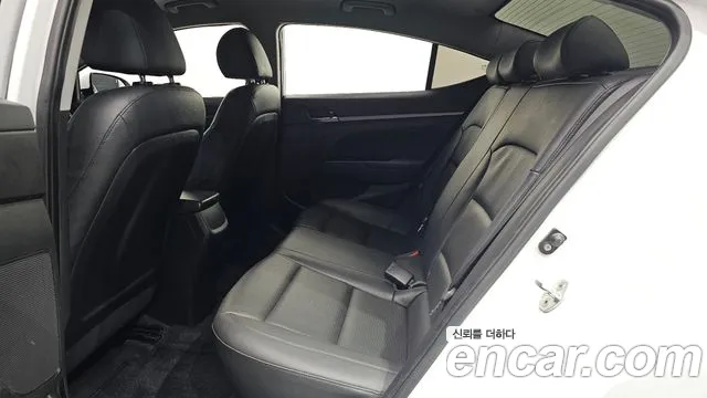 Hyundai Avante 2017 thumb 11