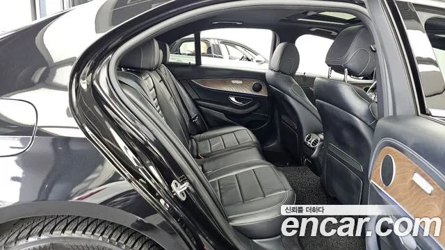 Mercedes-Benz E-Класс 2021 thumb 12