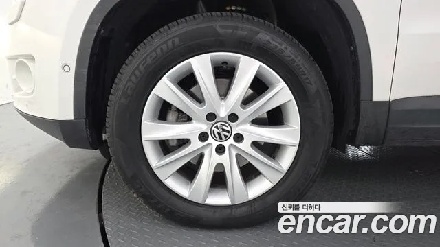 Volkswagen Tiguan 2011 thumb 5