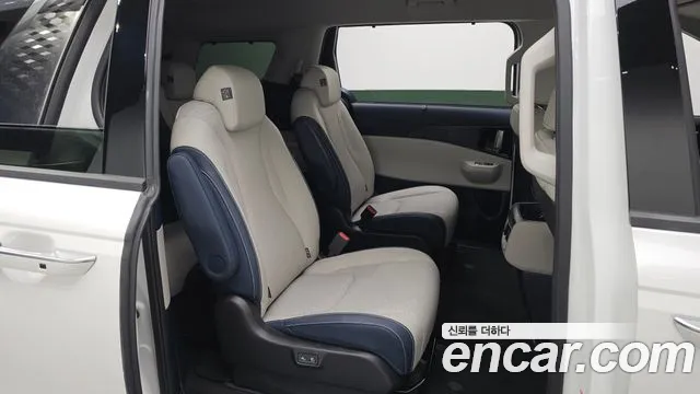 Kia Carnival 2024 thumb 11