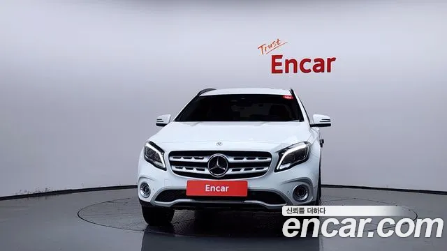 Mercedes-Benz GLA 2019 thumb 3