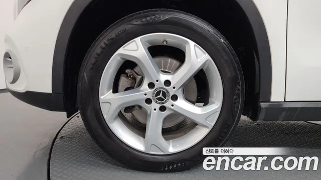Mercedes-Benz GLA 2019 thumb 5