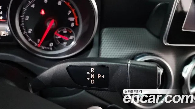 Mercedes-Benz GLA 2019 thumb 9
