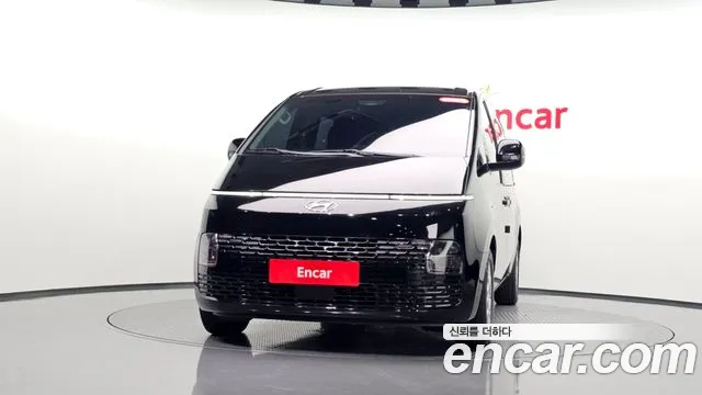 Hyundai Staria 2023 thumb 2