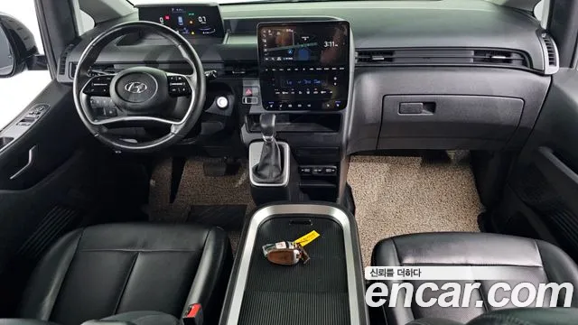 Hyundai Staria 2023 thumb 6
